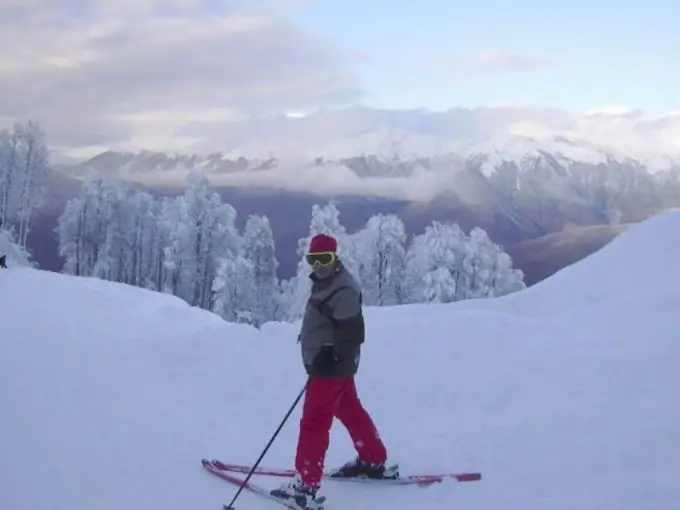 So schmieren Sie gekerbte Ski