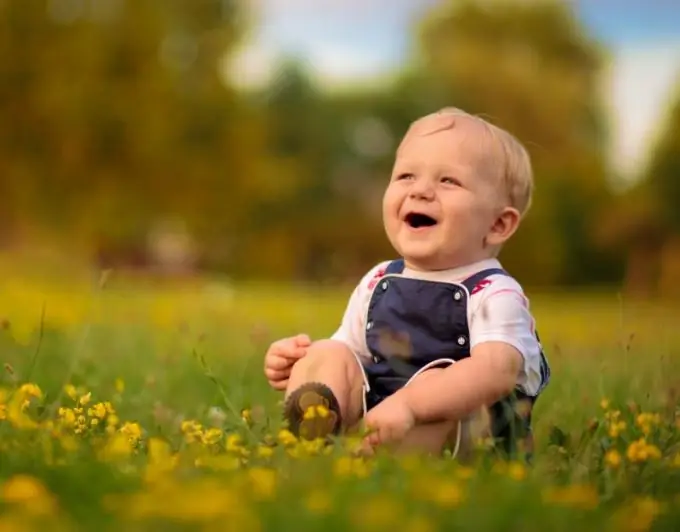 ¡Los pequeños Mitya son chicos divertidos