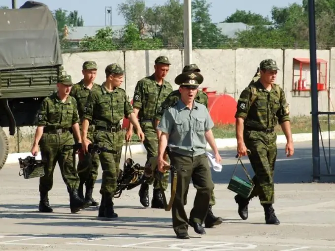 Što dati za ispraćaj vojske: nekoliko mogućnosti